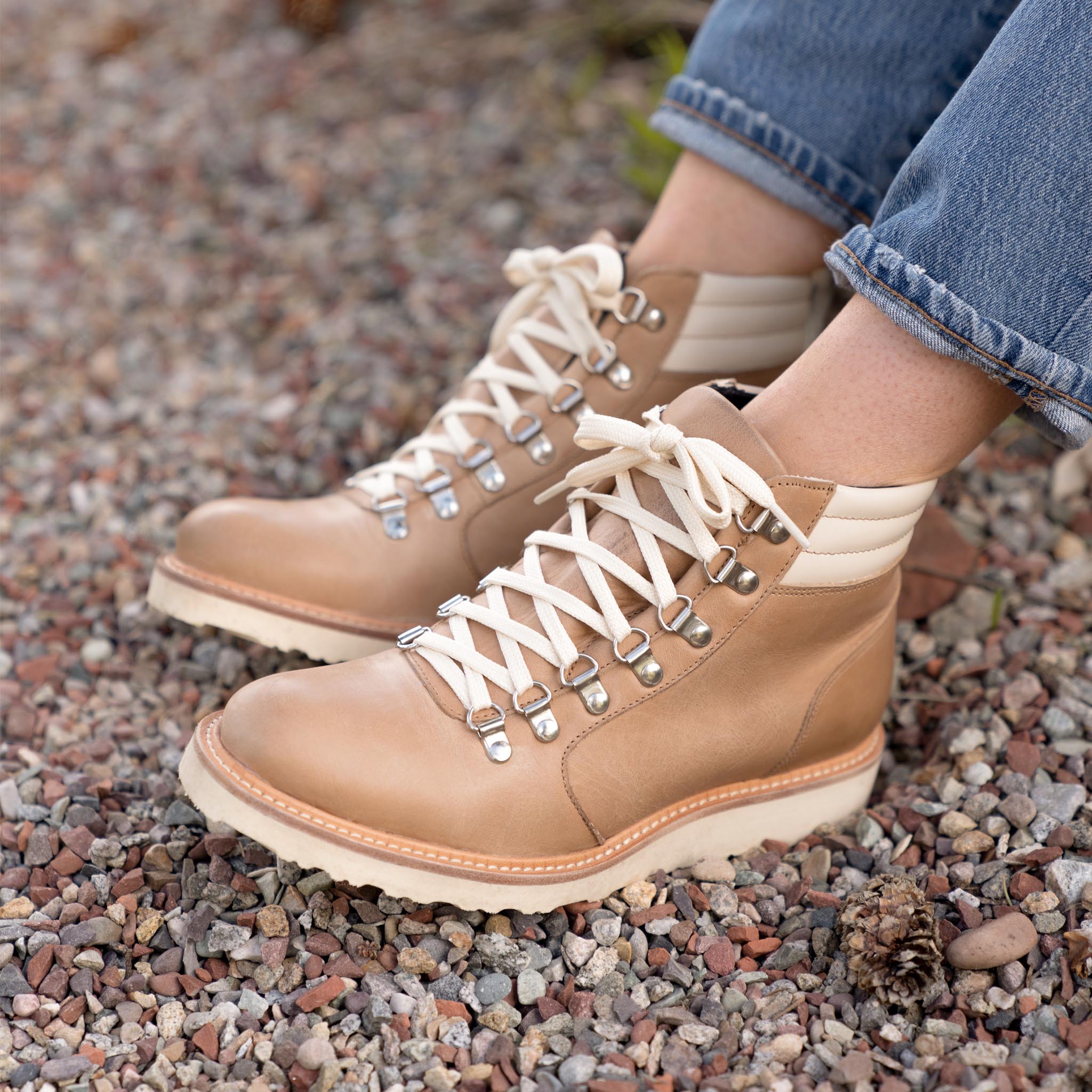 Go-To City Hiker Boot Almond