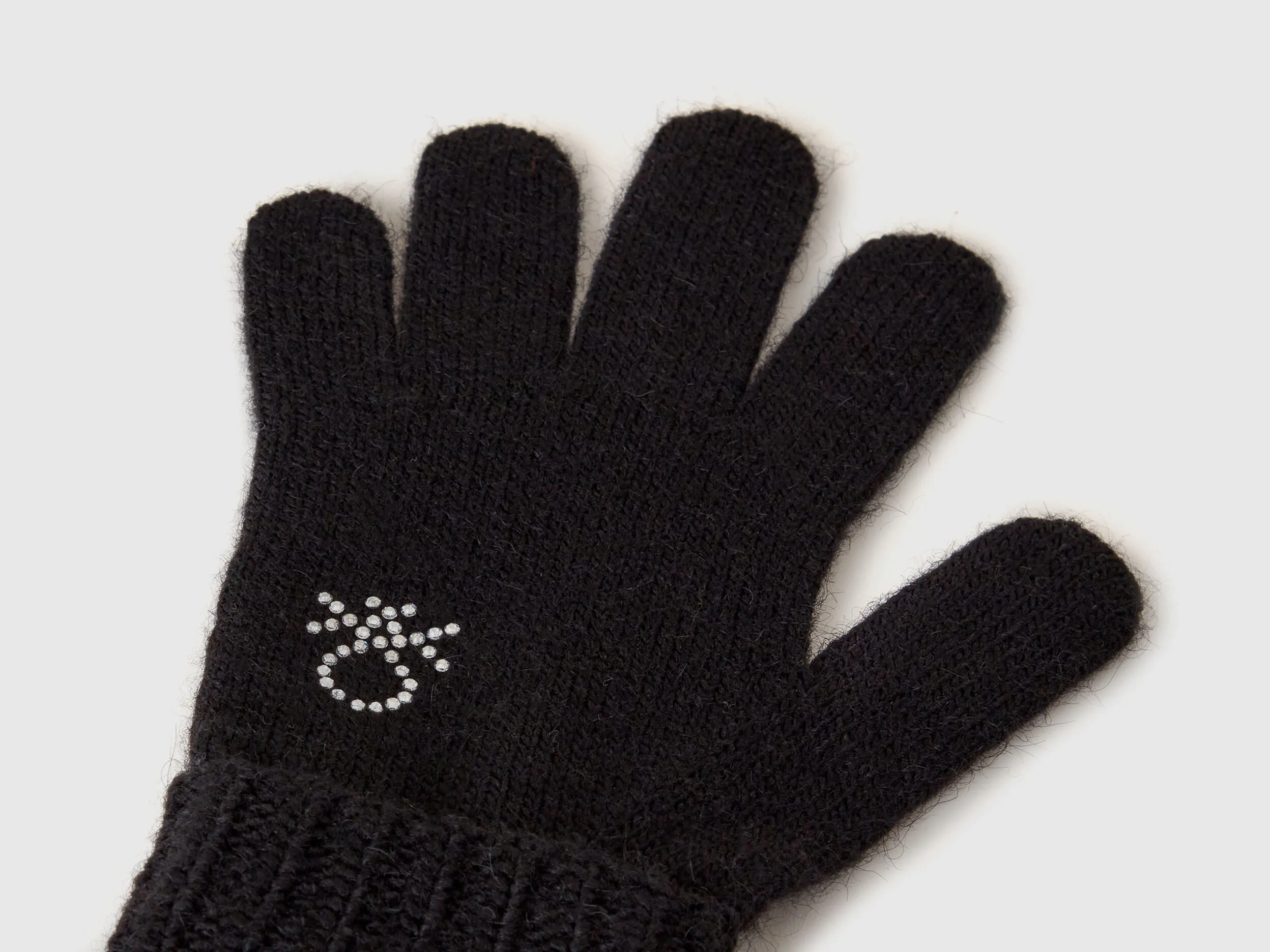 Knit gloves with logo - Black | Benetton